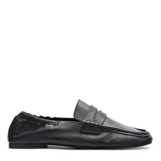 Sacha Zwarte leren loafers met rimpel design