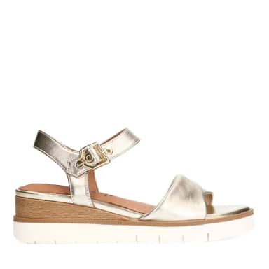 No Stress Gouden Leren Sandalen Met Sleehak Van 4 Cm Met Gespsluiting