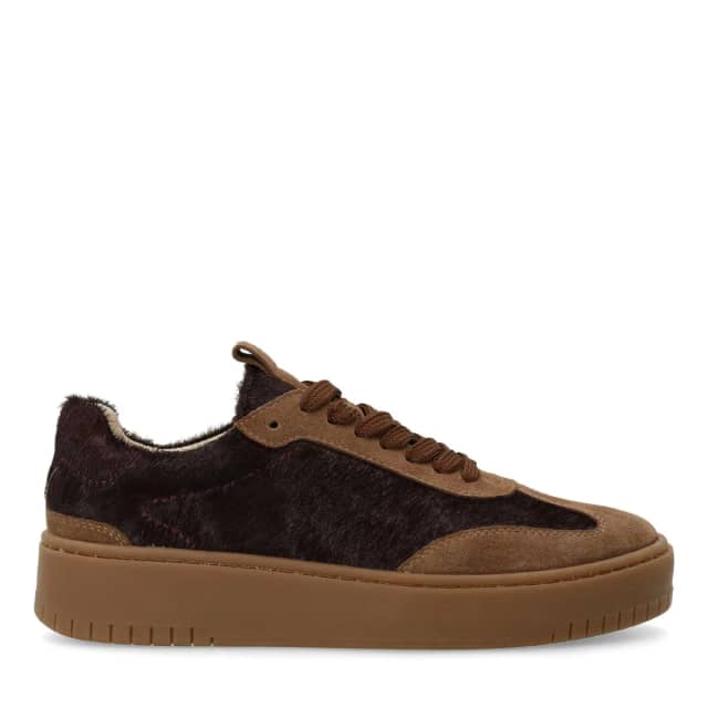 Sacha Bruine suède sneakers met burgundy pony hair