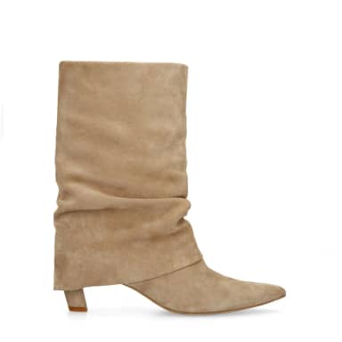 Manfield Beige Suède Enkellaarsjes Met Flap Met Rechte Hak Van 5 Cm