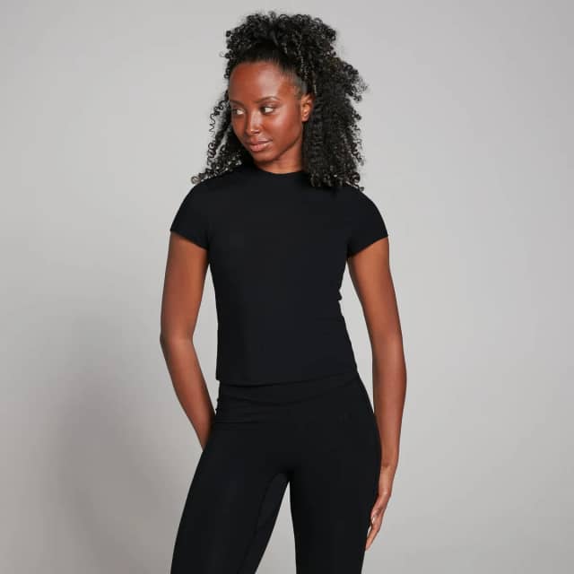 Myprotein MP Tempo T-shirt met nauwsluitende pasvorm en korte mouwen voor dames - Zwart