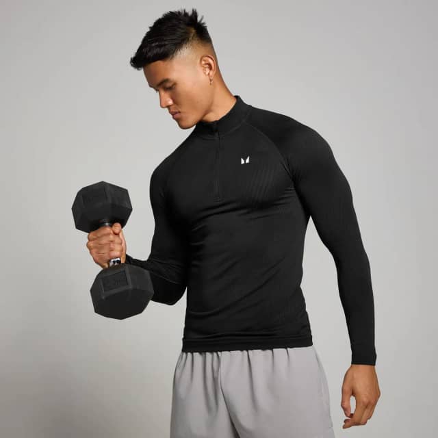 Myprotein MP Tempo naadloos shirt met kwartrits en opdruk van pilaar voor heren - Zwart