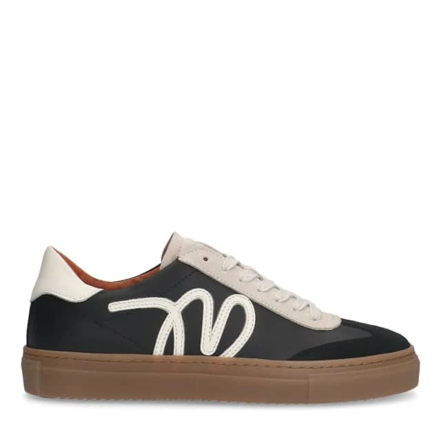 Manfield Zwarte Leren Sneakers Met Suède Details Met Veters