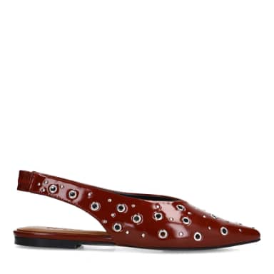 Burgundy leren slingbacks met zilverkleurige studs