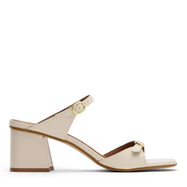 Off white lakleren sandalen met hak