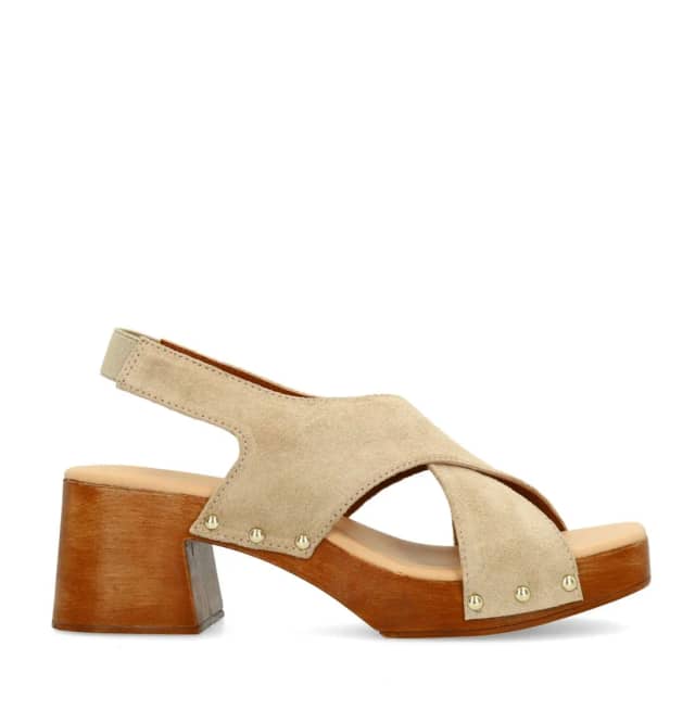 Sacha Beige suède sandalen met houten hak